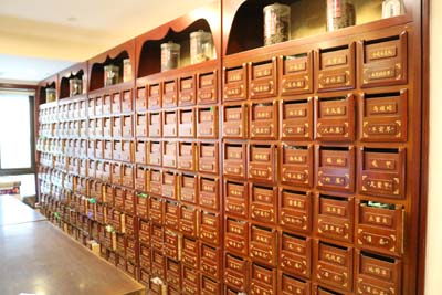 杭州治疗结节的医馆：胃癌有哪些早期的表现症状呢？