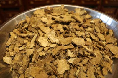 杭州看肿瘤的老中医：胃癌来临时，身体会发出这4大信号，快看看！