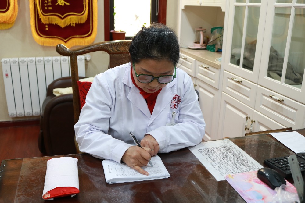 1694413766174784.jpg 1694413766174784.jpg